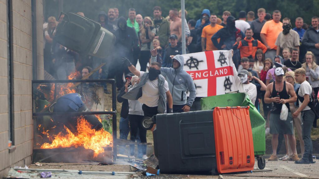 Marchas em Londres reúnem protestos contra imigração e atos pró-Palestina