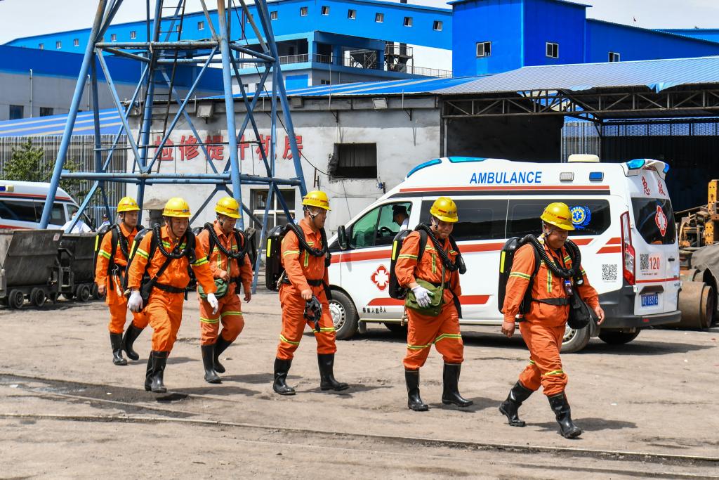 Explosão em mina de carvão deixa dezenas de mortos na China