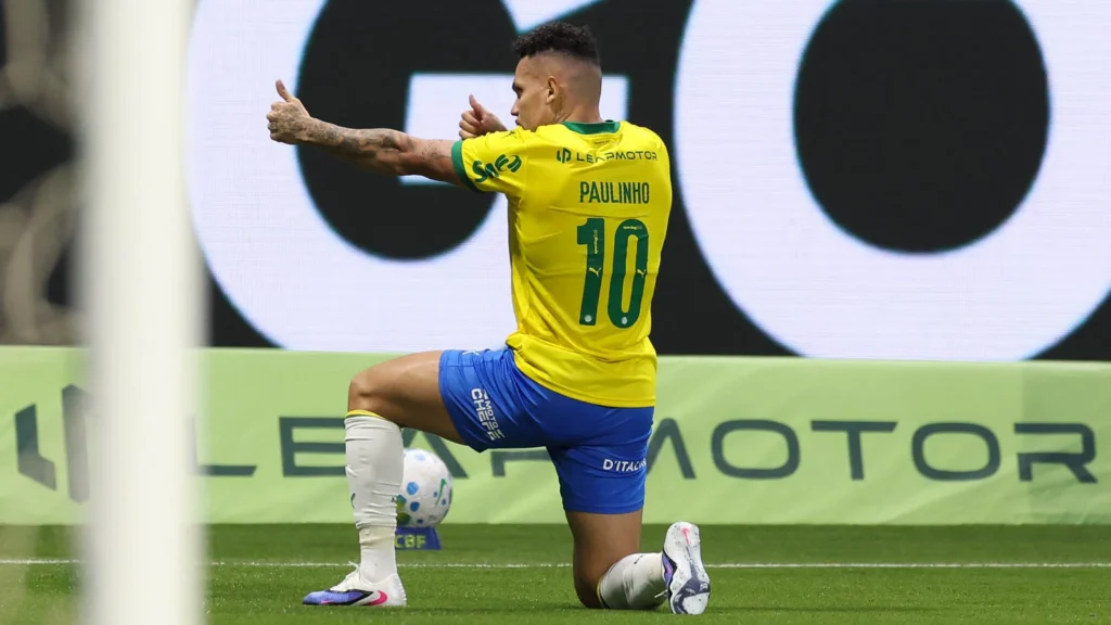 Líder isolado, Palmeiras vence Chapecoense e amplia vantagem no Brasileirão