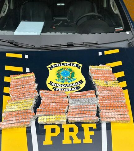 PRF apreende medicamentos para emagrecer e prende suspeito na BR-153 em Rio Preto