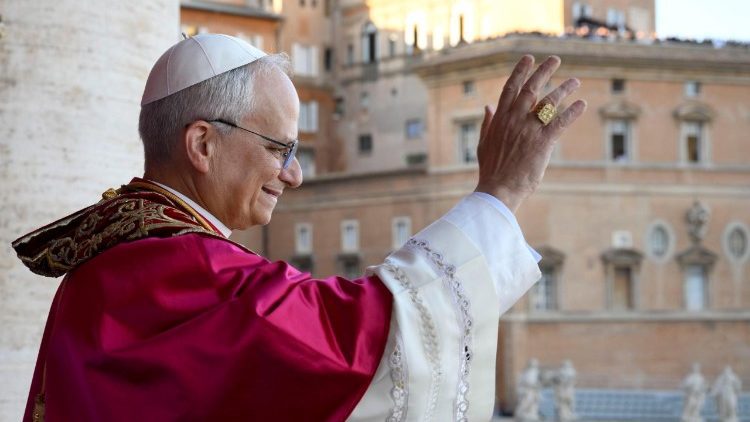 Papa denuncia violência contra mulheres em mensagem internacional