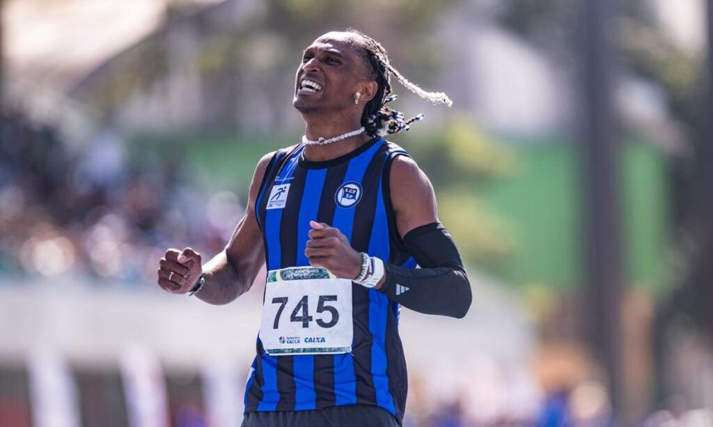 Alison dos Santos faz melhor marca do mundo em 2026 nos 400 metros com barreiras