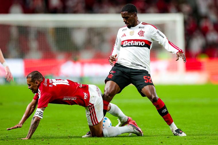 Flamengo empata com o Internacional no Beira-Rio