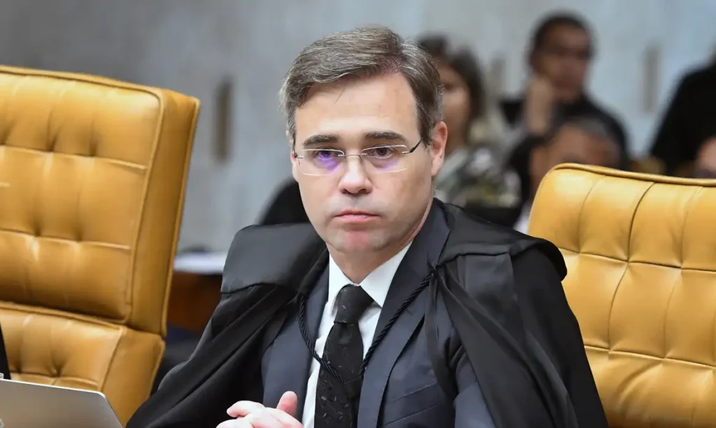 STF autoriza investigação sobre repasses para filme de Bolsonaro