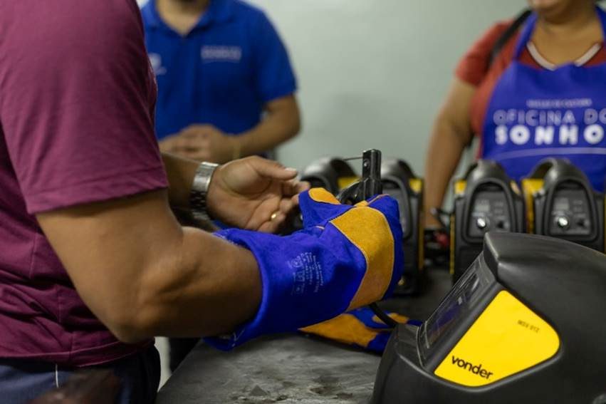 Inscrições para curso gratuito de design com madeira e metal terminam na terça-feira