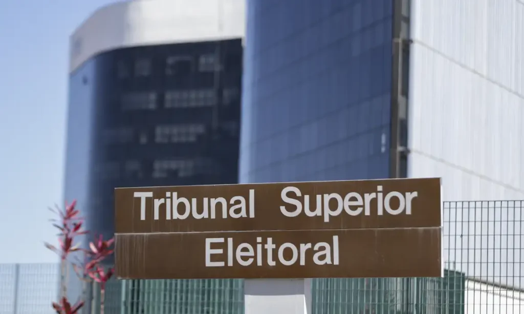 TSE proíbe anúncios de Lula que acusam Flávio de ser contra o fim da escala 6×1